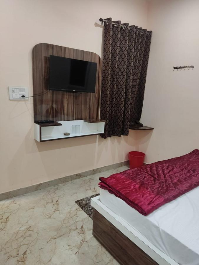 The Orchid Villa Homestay - Walkable Distance From Taj Mahal Agra  Exterior foto